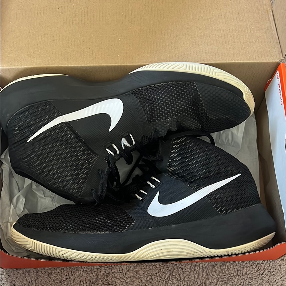 nike basketball high top shoes